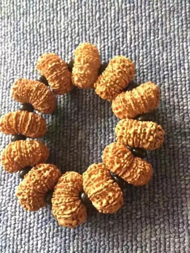 qq名片赞0.1元十万(QQ秀华丽升级,这是要干票大的?)-趣盘玩 qq名片赞0.1元十万(QQ秀华丽升级,这是要干票大的?)-趣盘玩